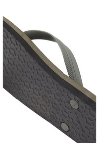 Sandale - Vue 3