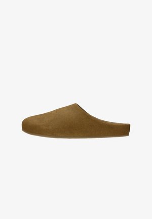 Wojas
KLAPKI - Mules - beige