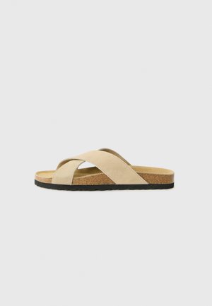 Pier One
UNISEX - Mules - beige