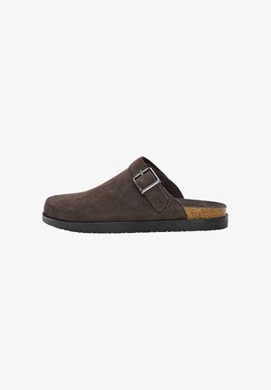 PULL&BEAR
WITH BUCKLE - Sabots - brown