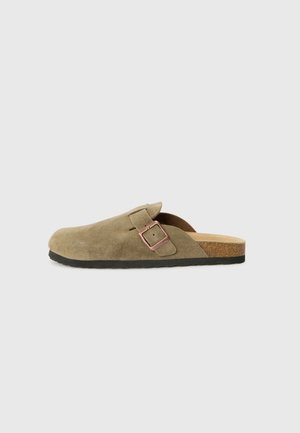Pier One
UNISEX - Chaussons - brown