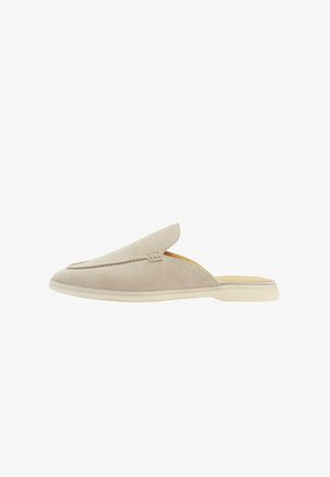 Scarosso
Lucrezio - Mules - sand - suede