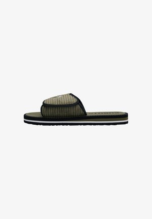 Kubota
COMFY - Mules - khaki
