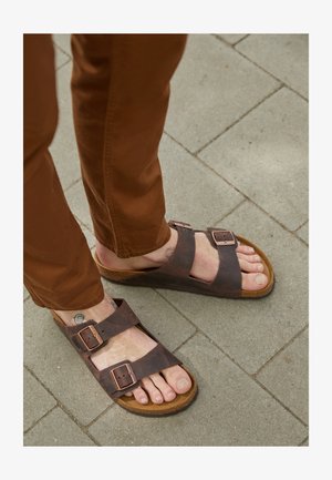 Birkenstock
SCHUHE ARIZONA FETTLEDER NORMAL REGULAR - Sandales - brown