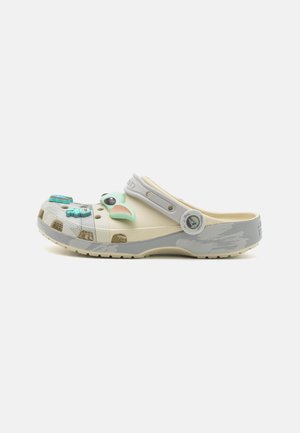 Crocs
GROGU CLASSIC UNISEX - Sabots - bone