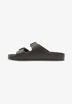 Quiksilver
EMBARK - Mules - kvj