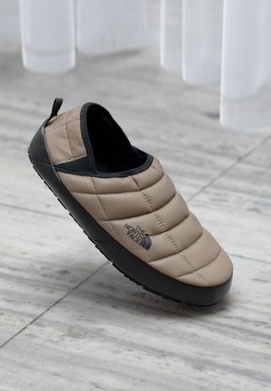 The North Face
THERMOBALL TRACTION MULE V - Mules - mushroom grey/tnf black