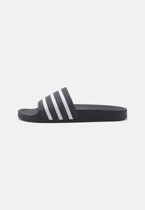 adidas Originals
ADILETTE UNISEX - Mules - grey six/footwear white