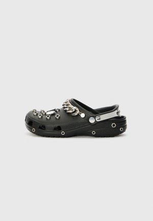 Crocs
LOUANE X CROCS CLASSIC - Sabots - black/silver-coloured