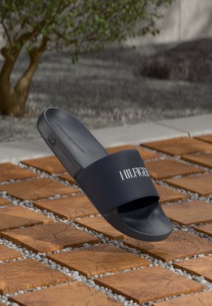 Tommy Hilfiger
PRINT TUMBLE POOL SLIDE - Mules - desert sky