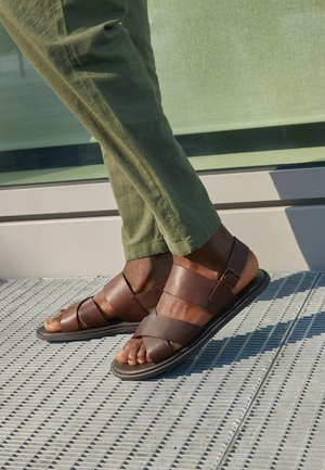 Pier One
LEATHER - Sandales - cognac