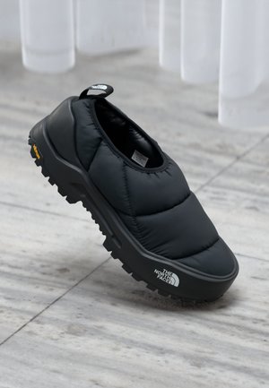 The North Face
BASE CAMP THERMOBALL MULE UNISEX - Sabots - tnf black