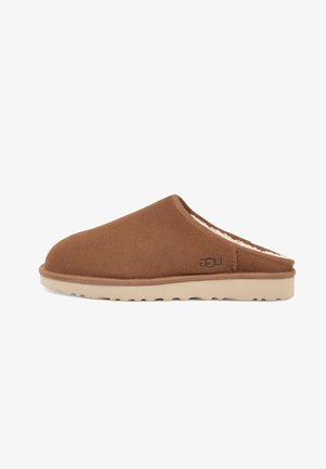 UGG
CLASSIC SLIP ON - Mules - chestnut
