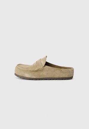 Birkenstock
NAPLES UNISEX - Mules - taupe