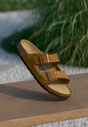 Birkenstock
ARIZONA SOFT FOOTBED - Mules - tan