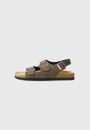 Pier One
UNISEX - Sandales - brown