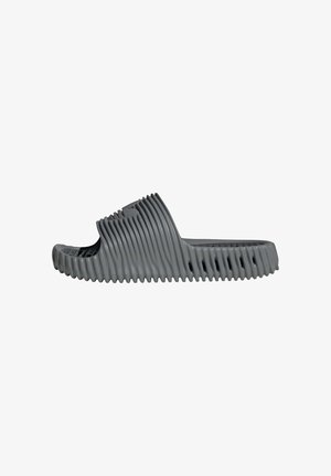 adidas Originals
Sandales de bain - grey three grey three grey four