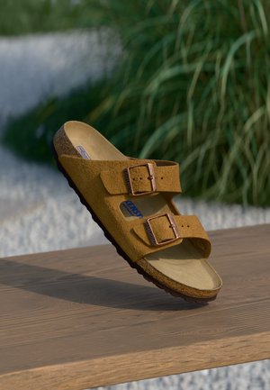 Birkenstock
ARIZONA NARROW FIT UNISEX - Sandales - brown