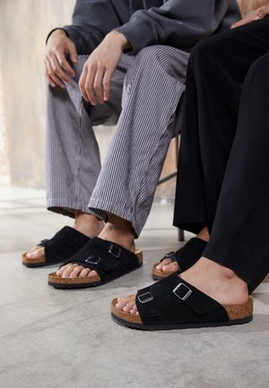 Birkenstock
ZÜRICH REGULAR UNISEX - Sandales - black
