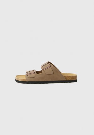 Pier One
UNISEX - Mules - light brown